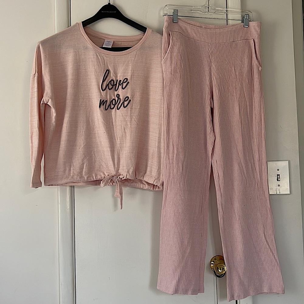Secret Treasures pink knit pajama set, Size M